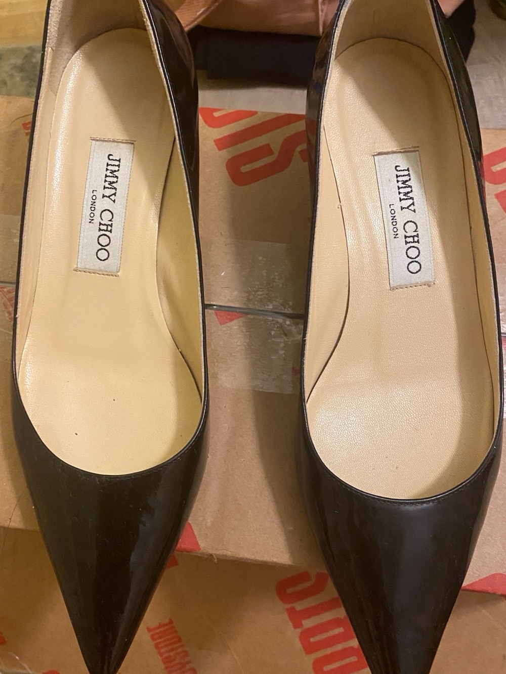 Jimmy Choo Black Patent Pointed-Toe Pumps - Classic Women's Heels size 37.5/7.5